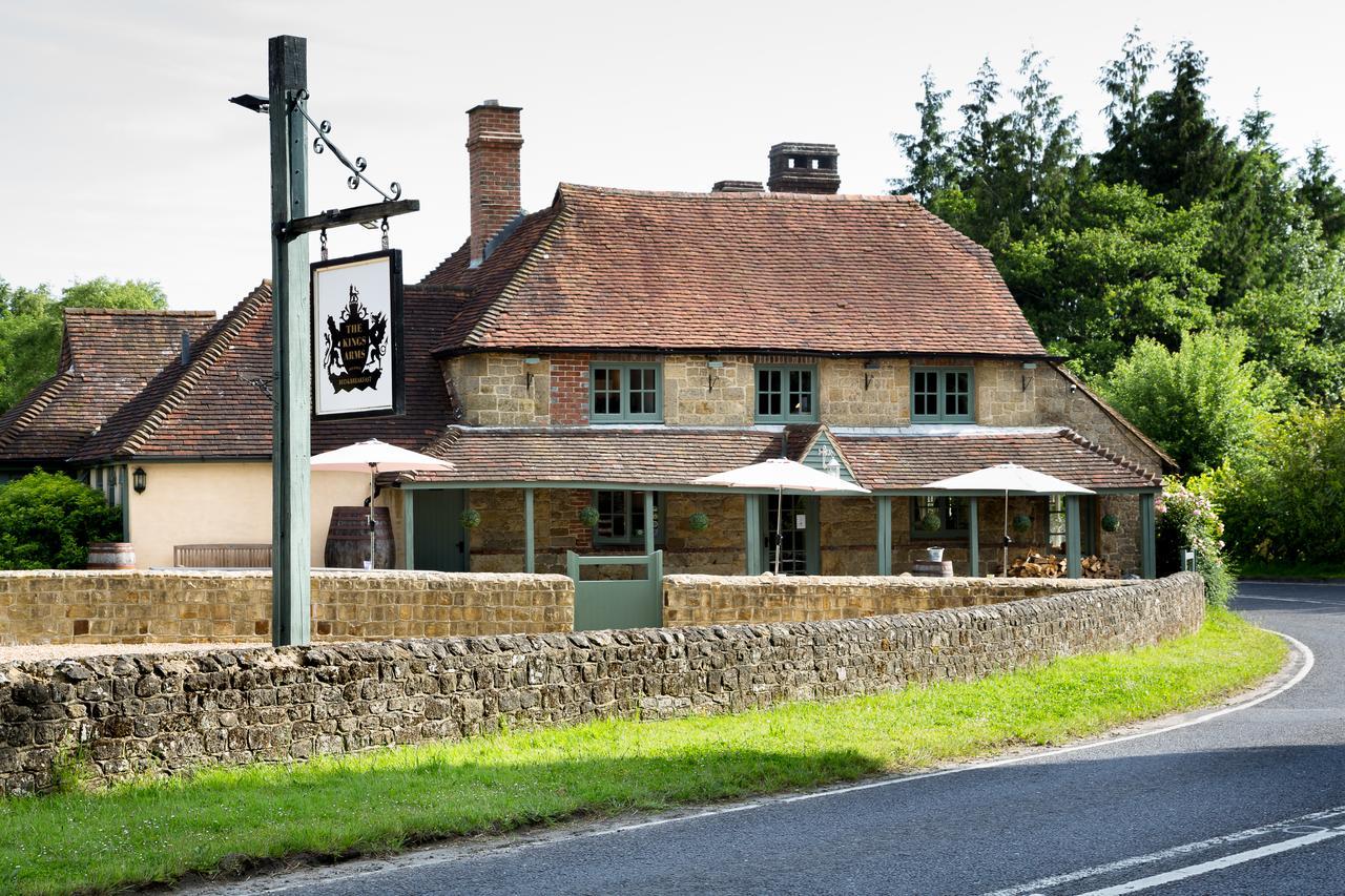 Hotel The Kings Arms Fernhurst Exterior foto